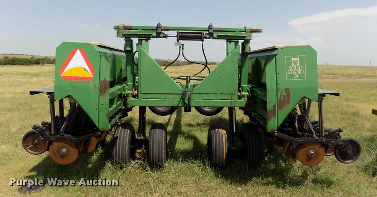 image for item DB9226 Great Plains Solid Stand 24 split row grain drill