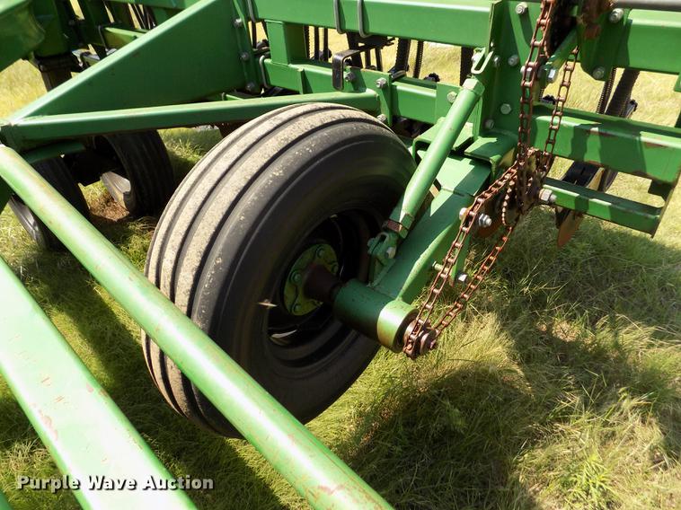 image for item DB9226 Great Plains Solid Stand 24 split row grain drill