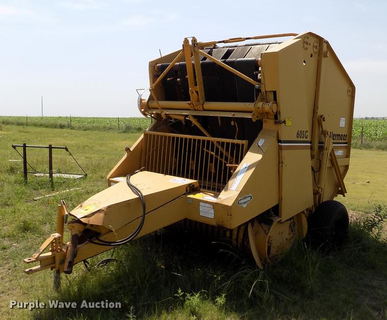 image for item DB9227 Vermeer 605G round baler