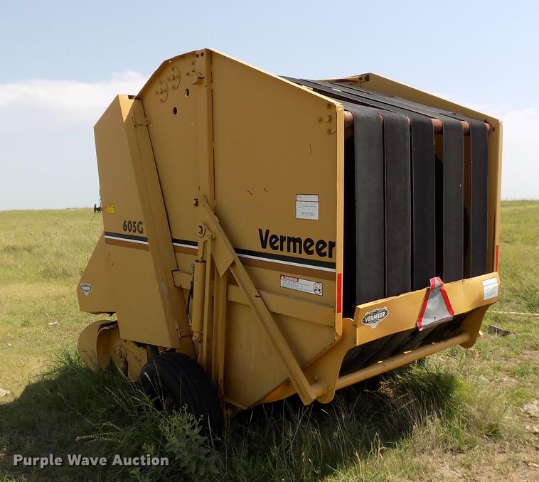 image for item DB9227 Vermeer 605G round baler