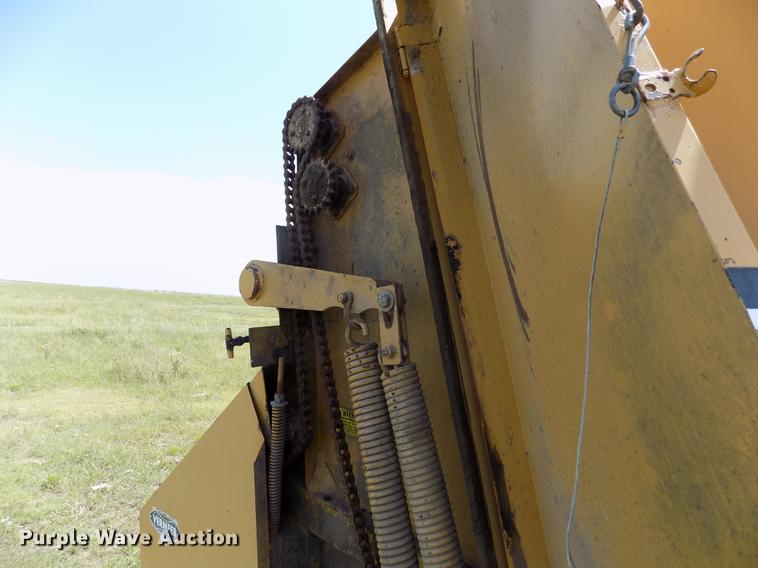 image for item DB9227 Vermeer 605G round baler