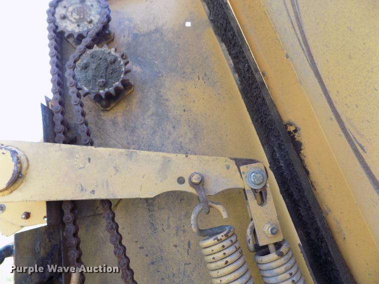 image for item DB9227 Vermeer 605G round baler