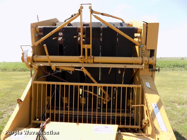 image for item DB9227 Vermeer 605G round baler