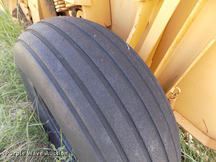 image for item DB9227 Vermeer 605G round baler