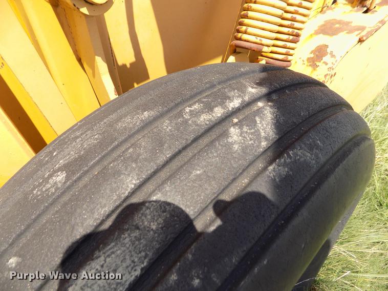 image for item DB9227 Vermeer 605G round baler