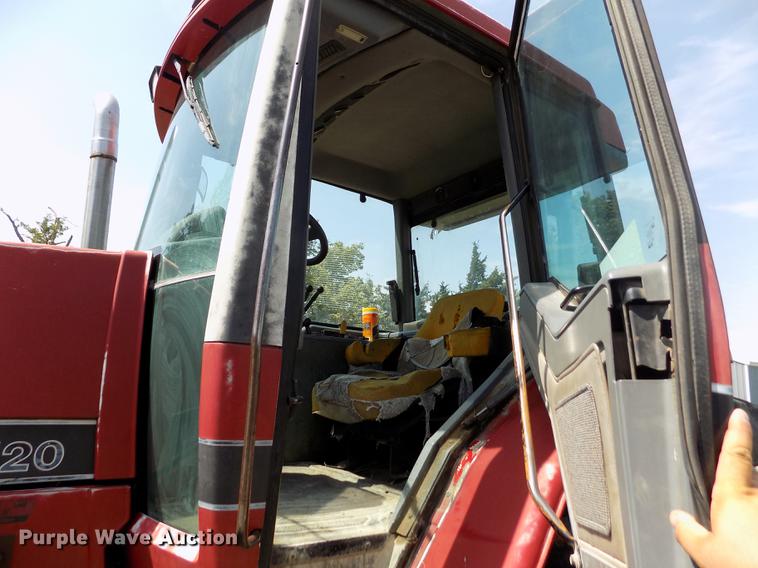 image for item DB9228 1992 Case 7120 Magnum tractor