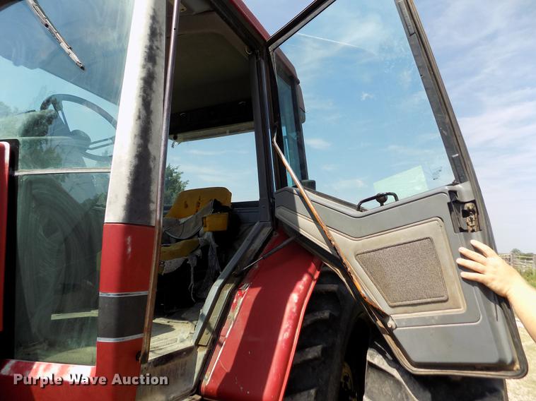 image for item DB9228 1992 Case 7120 Magnum tractor