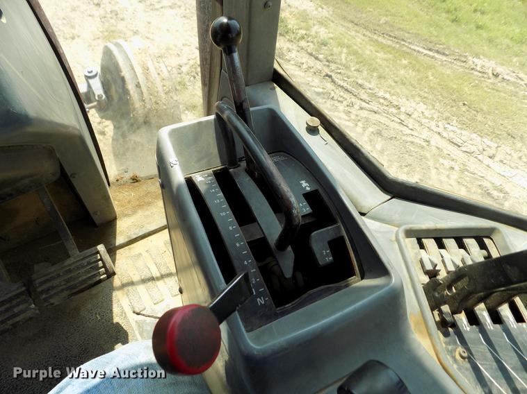 image for item DB9228 1992 Case 7120 Magnum tractor