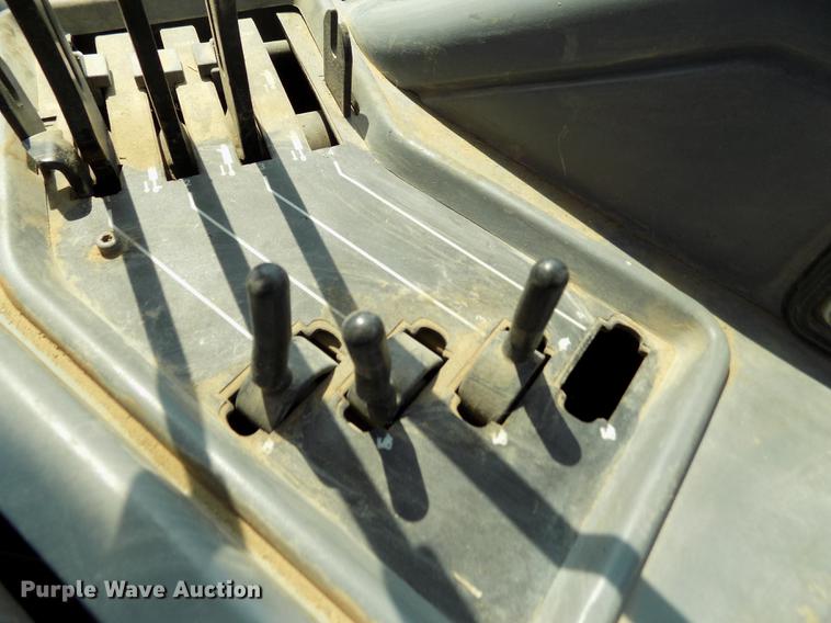 image for item DB9228 1992 Case 7120 Magnum tractor