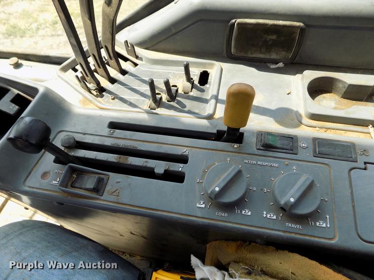 image for item DB9228 1992 Case 7120 Magnum tractor