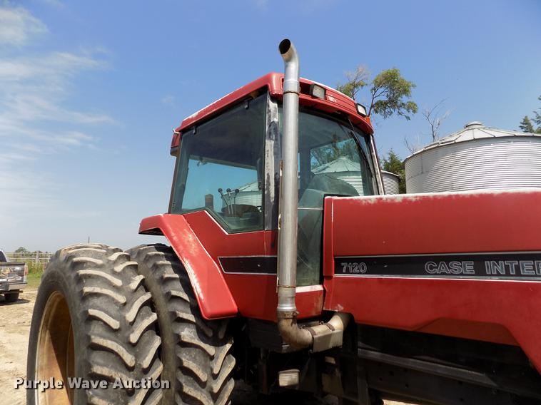 image for item DB9228 1992 Case 7120 Magnum tractor