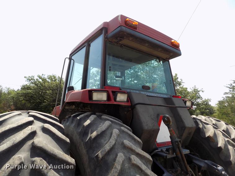image for item DB9228 1992 Case 7120 Magnum tractor