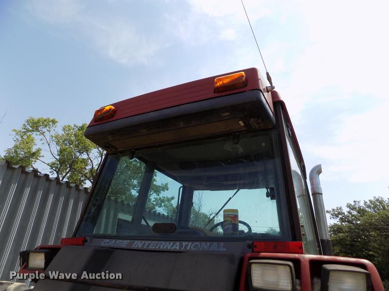 image for item DB9228 1992 Case 7120 Magnum tractor