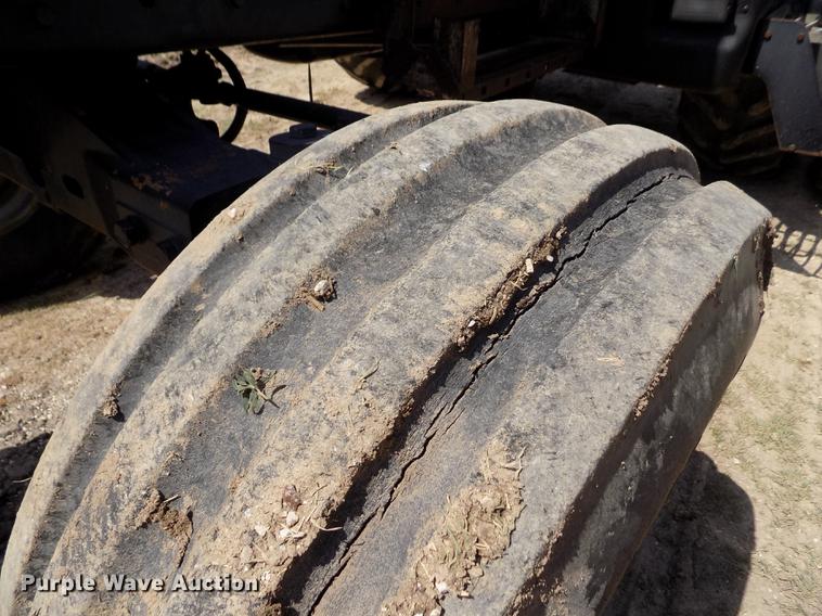 image for item DB9228 1992 Case 7120 Magnum tractor