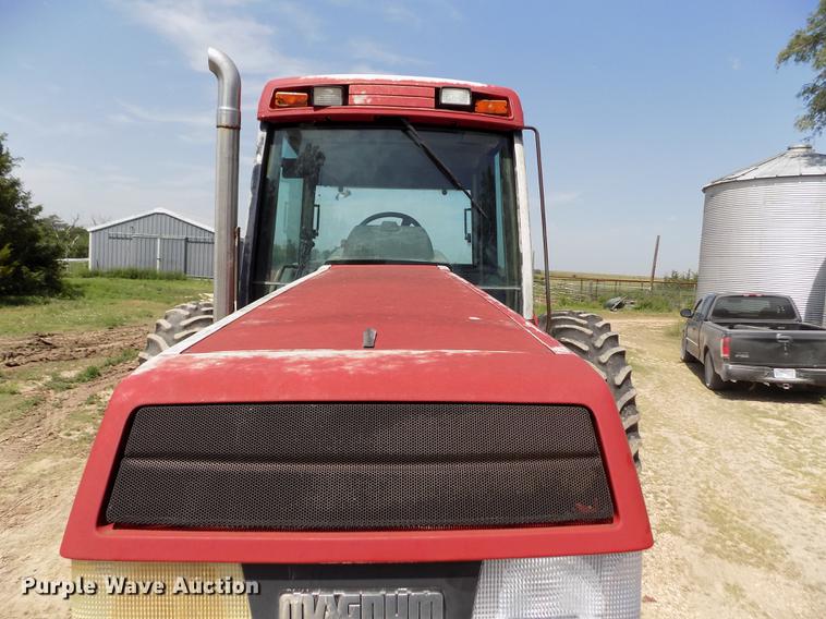 image for item DB9228 1992 Case 7120 Magnum tractor