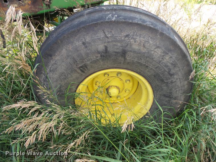 image for item DC1229 1976 John Deere 4430 tractor