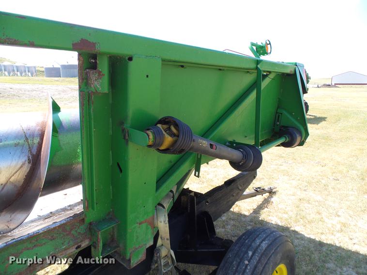 image for item DD5799 1998 John Deere 853A all crop head