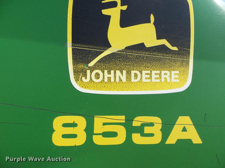 image for item DD5799 1998 John Deere 853A all crop head
