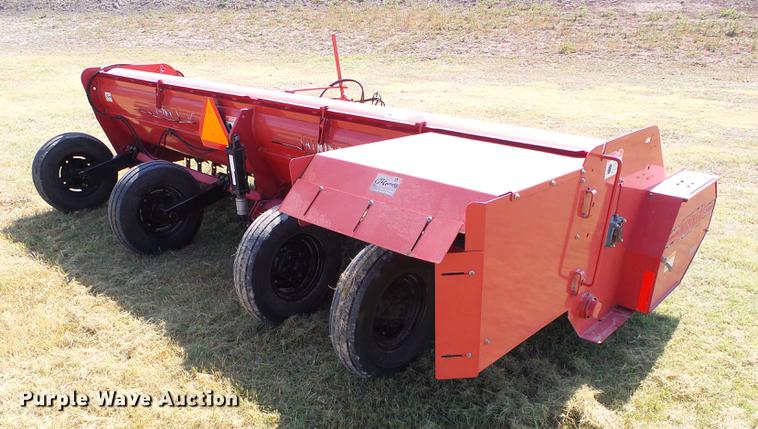 image for item DD5802 Hiniker 5610 windrower