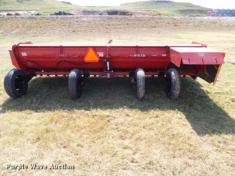 image for item DD5802 Hiniker 5610 windrower