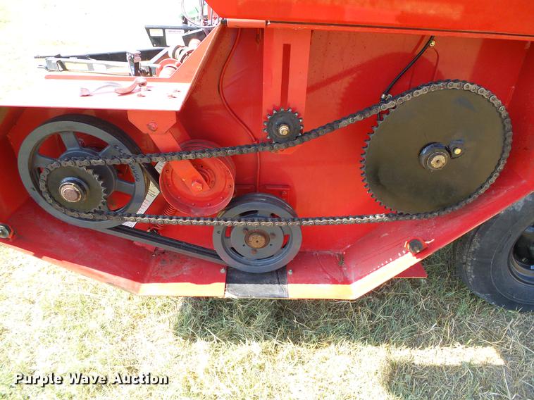 image for item DD5802 Hiniker 5610 windrower
