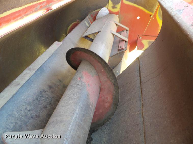 image for item DD5802 Hiniker 5610 windrower