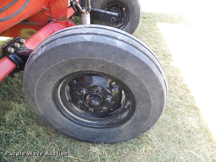 image for item DD5802 Hiniker 5610 windrower