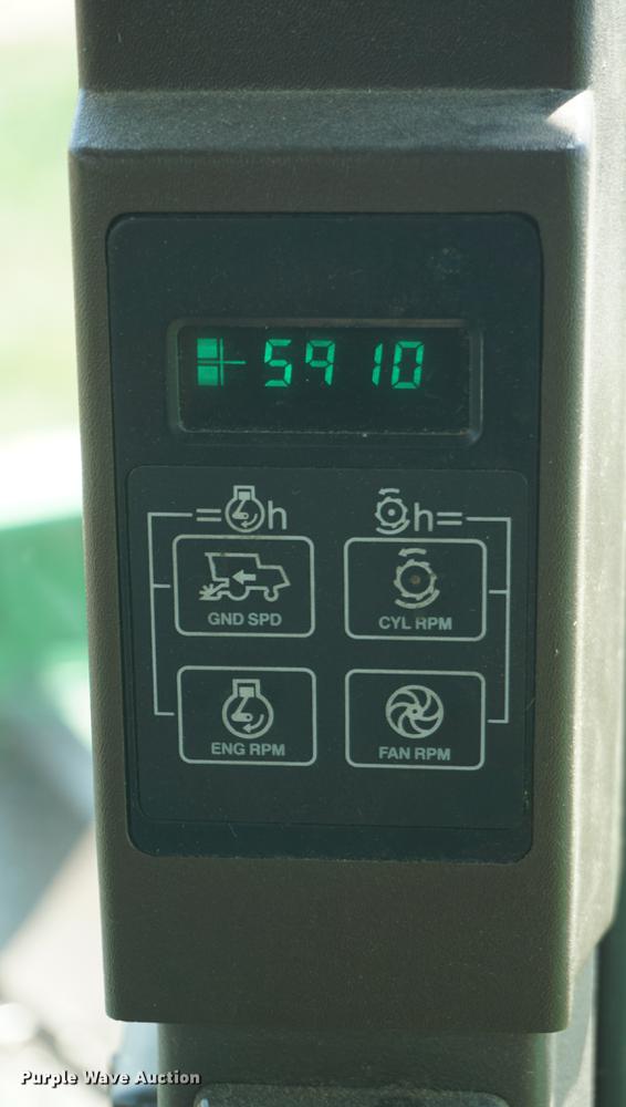 image for item DD7812 1989 John Deere 9500 RWA combine