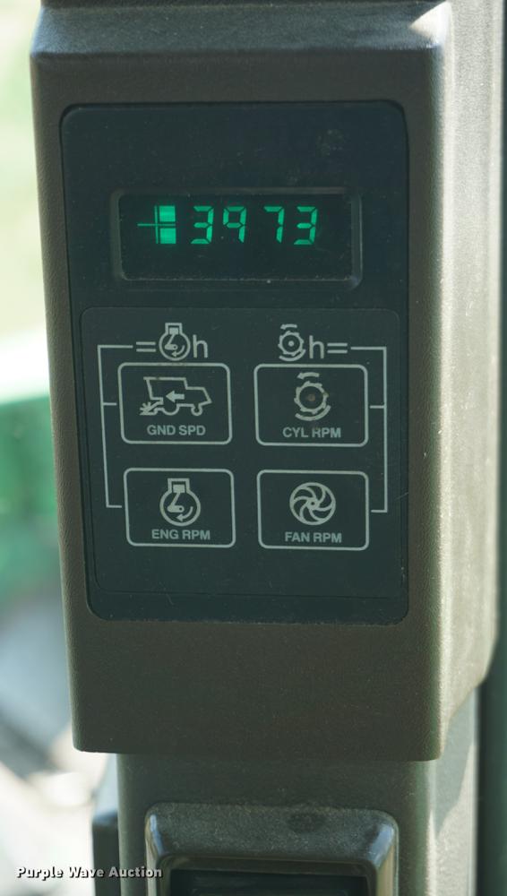 image for item DD7812 1989 John Deere 9500 RWA combine