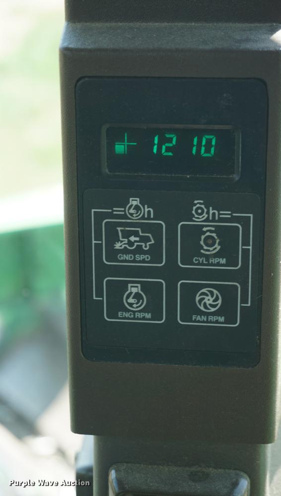 image for item DD7812 1989 John Deere 9500 RWA combine