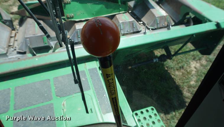 image for item DD7812 1989 John Deere 9500 RWA combine