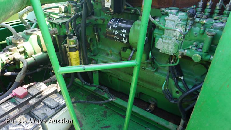 image for item DD7812 1989 John Deere 9500 RWA combine