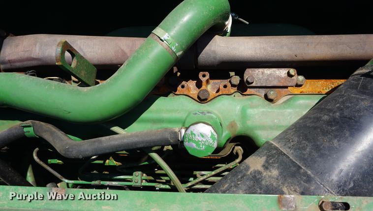 image for item DD7812 1989 John Deere 9500 RWA combine