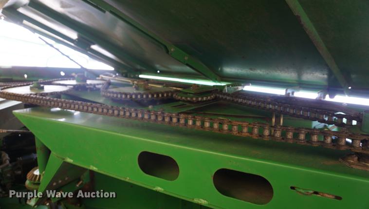 image for item DD7812 1989 John Deere 9500 RWA combine