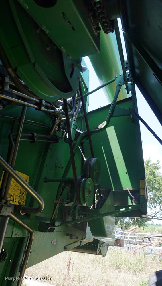 image for item DD7812 1989 John Deere 9500 RWA combine