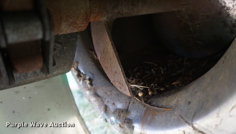 image for item DD7812 1989 John Deere 9500 RWA combine