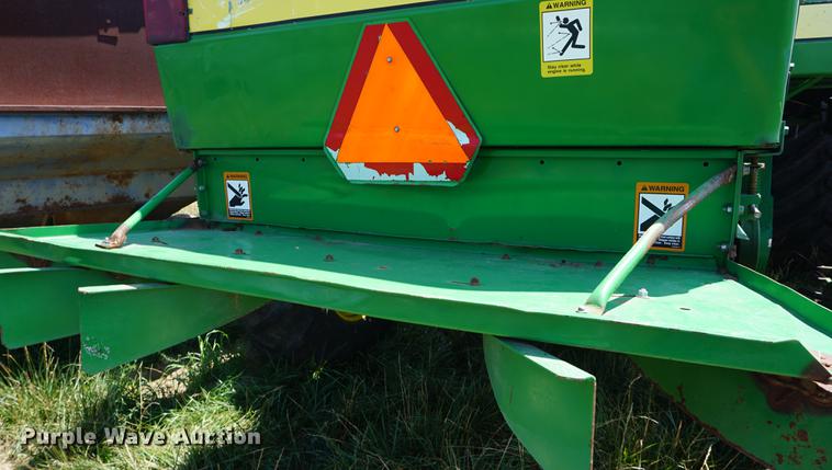 image for item DD7812 1989 John Deere 9500 RWA combine