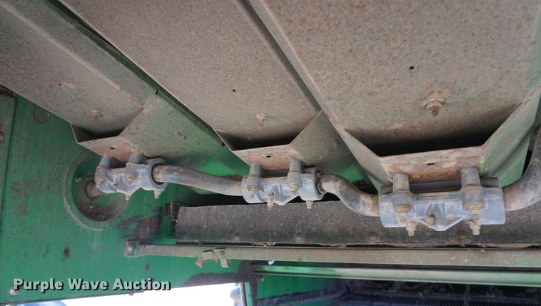 image for item DD7812 1989 John Deere 9500 RWA combine