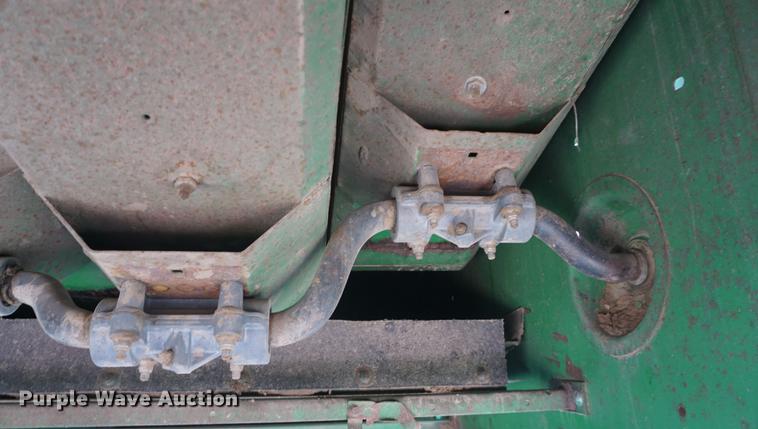 image for item DD7812 1989 John Deere 9500 RWA combine