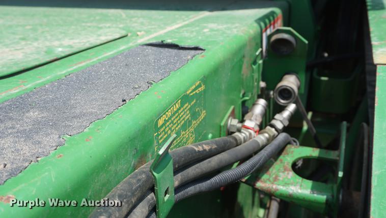 image for item DD7812 1989 John Deere 9500 RWA combine