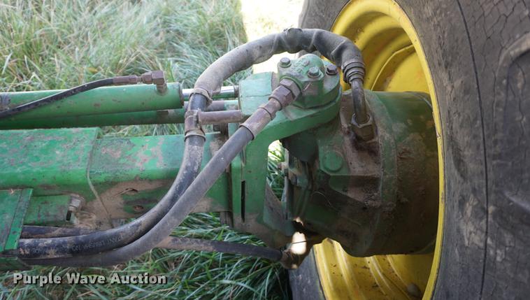 image for item DD7812 1989 John Deere 9500 RWA combine