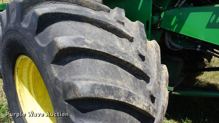 image for item DD7812 1989 John Deere 9500 RWA combine