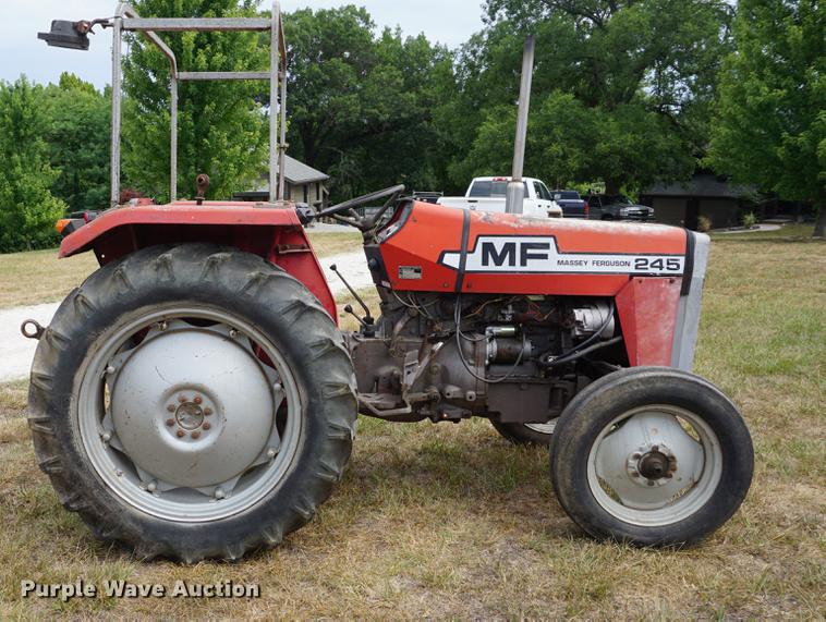 image for item DD7817 Massey Ferguson 245 tractor