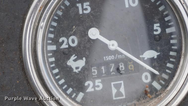 image for item DD7817 Massey Ferguson 245 tractor