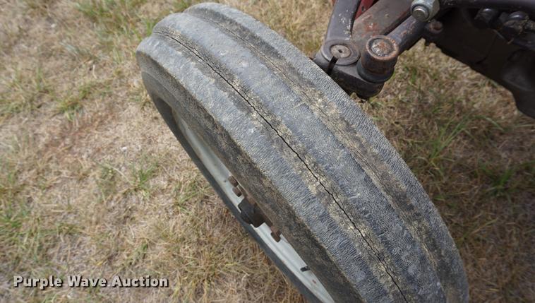 image for item DD7817 Massey Ferguson 245 tractor