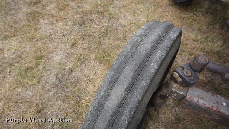 image for item DD7817 Massey Ferguson 245 tractor