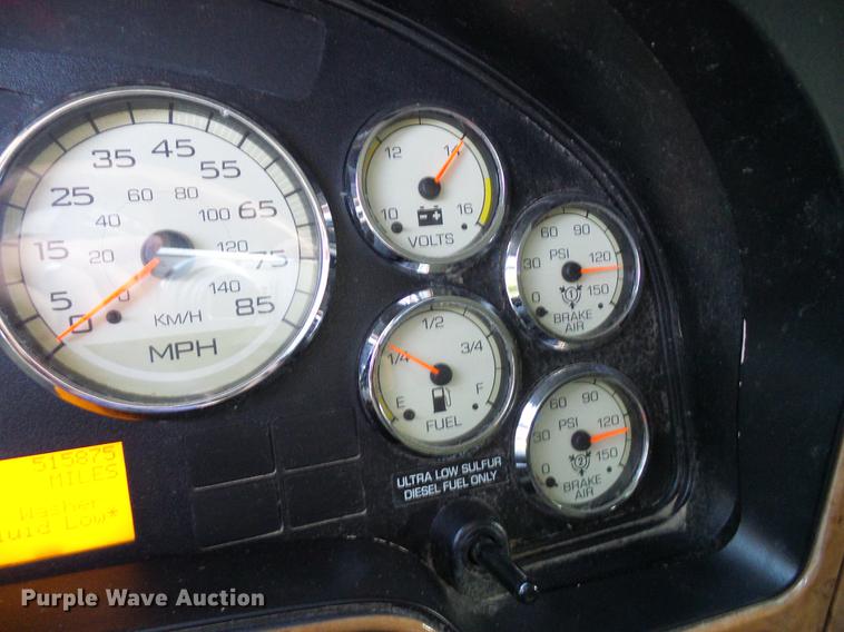 image for item DD8343 2013 International ProStar Plus semi truck