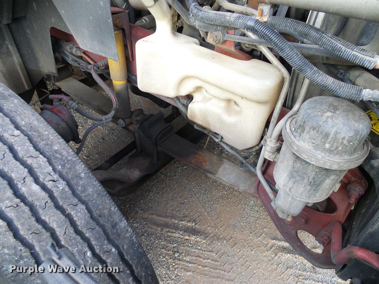 image for item DD8343 2013 International ProStar Plus semi truck