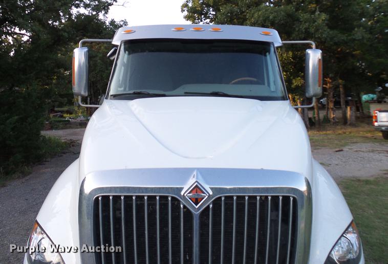 image for item DD8343 2013 International ProStar Plus semi truck