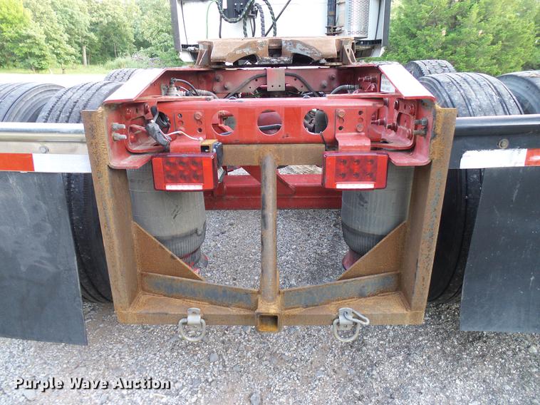 image for item DD8343 2013 International ProStar Plus semi truck